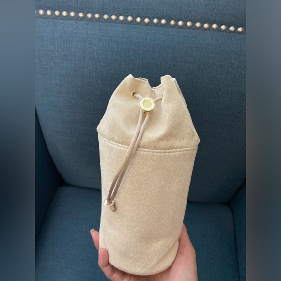 NWOT Bvlgari Travel Makeup Toiletries Organizer Drawstring Cream Cloth Gold Bag - Picture 11 of 11